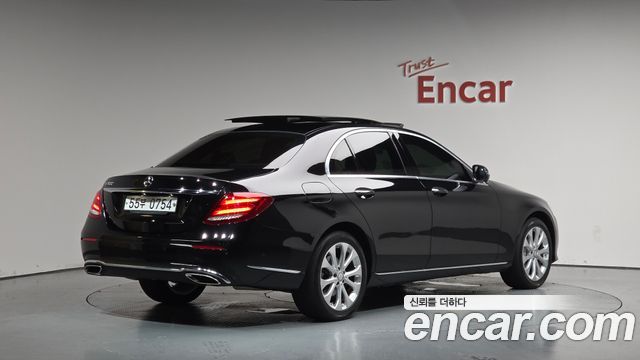 Mercedes-Benz E-Class из Кореи Encar