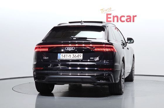 Audi Q8 55 TFSI Quattro Premium — пробег 120 903 км — фото 4 из 5