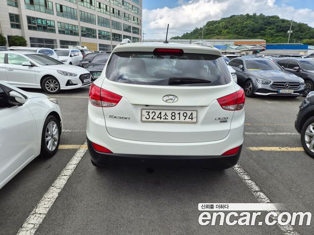 Hyundai Tucson Diesel 2WD LX20 Luxury — пробег 201 771 км — фото 4 из 5