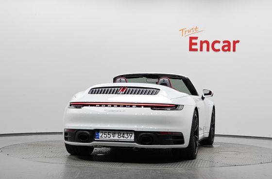 Porsche 911 Carrera 4 Cabriolet — пробег 2 928 км — фото 4 из 5