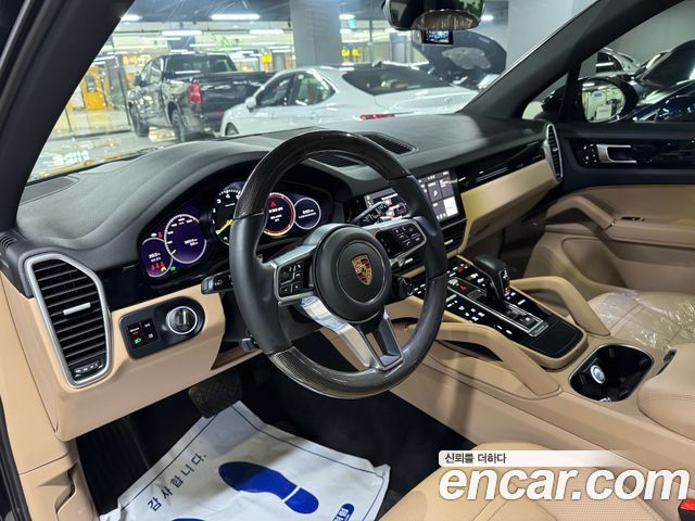 Porsche Cayenne 3.0 E-Hybrid — пробег 58 300 км — фото 4 из 5
