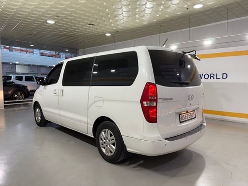 Hyundai Starex 3-Seater VAN Smart — пробег 428 841 км — фото 3 из 5