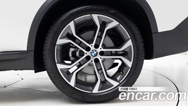 BMW X5 xDrive 30d xLine — пробег 4 200 км — фото 5 из 5