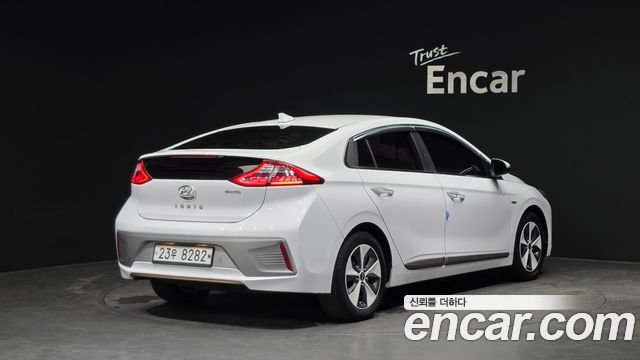 Hyundai Ioniq Q — пробег 122 488 км — фото 2 из 5
