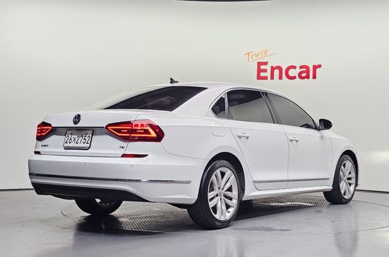 Volkswagen Passat 2.0 TSI B7 — пробег 87 859 км — фото 2 из 5