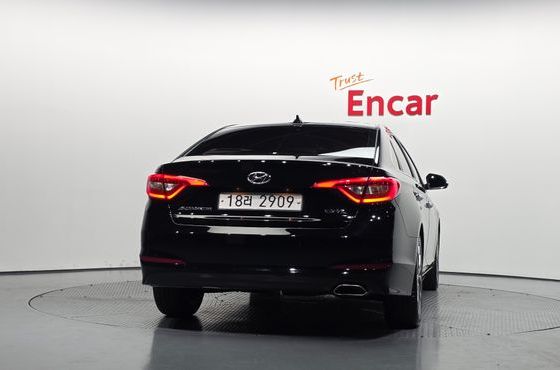 Hyundai Sonata 2.0 Premium — пробег 126 999 км — фото 4 из 5