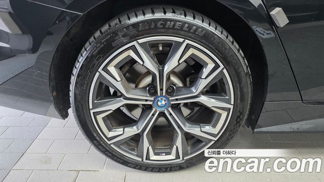 BMW i4 eDrive40 M Sports — пробег 98 918 км — фото 5 из 5
