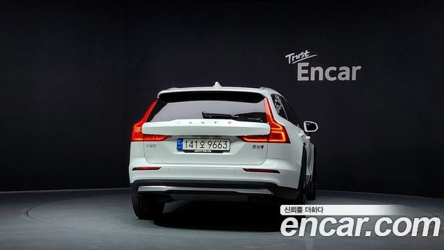 Volvo V60 B5 Ultimate AWD — пробег 41 020 км — фото 4 из 5