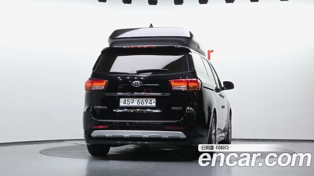 Kia Carnival из Кореи Encar