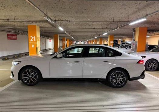 BMW 5-Series 530i xDrive M Sport — пробег 3 км — фото 5 из 5