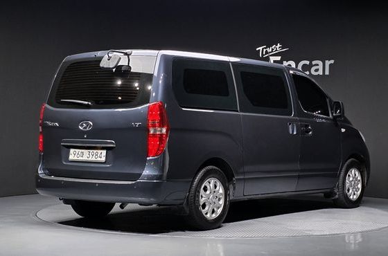 Hyundai Starex 3-Seater VAN CVX Luxury — пробег 232 441 км — фото 2 из 5