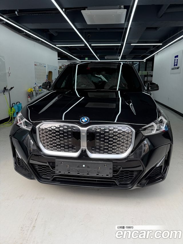 BMW iX1 из Кореи Encar