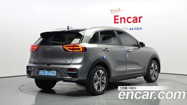 Kia Niro Prestige — пробег 22 541 км — фото 2 из 5