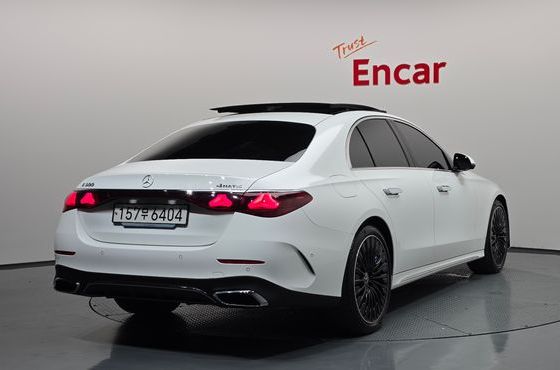 Mercedes-Benz E-Class E300 4MATIC AMG Line — пробег 43 084 км — фото 2 из 5