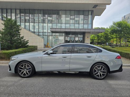 BMW 5-Series 520i M Sport — пробег 5 022 км — фото 3 из 5