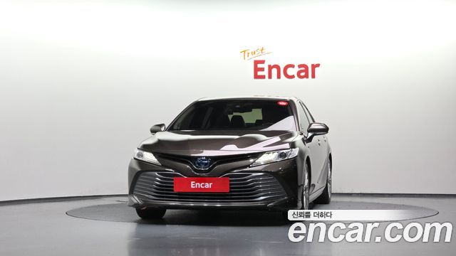 Toyota Camry 2.5 XLE Hybrid — пробег 167 143 км — фото 3 из 5