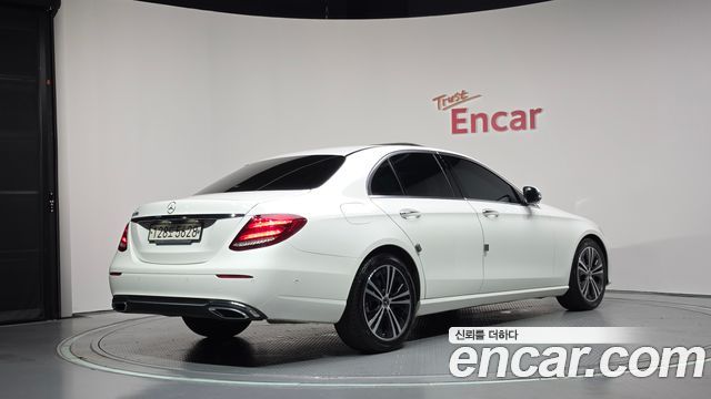 Mercedes-Benz E-Class из Кореи Encar