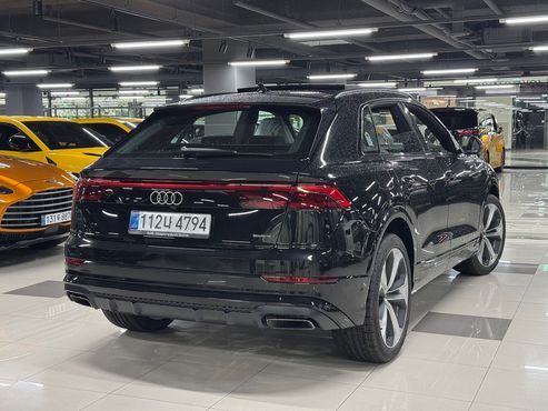 Audi Q8 55 TFSI Quattro Premium — пробег 14 км — фото 3 из 5