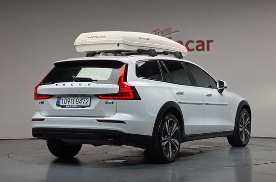Volvo V60 B5 Pro AWD — пробег 40 059 км — фото 2 из 5