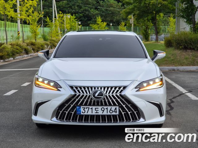 Lexus ES Executive — пробег 20 626 км — фото 3 из 5