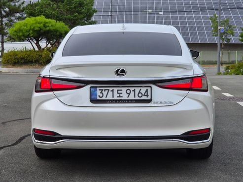 Lexus ES Executive — пробег 20 626 км — фото 4 из 5