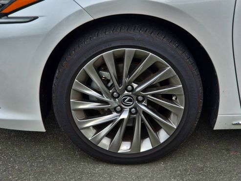 Lexus ES Executive — пробег 20 626 км — фото 5 из 5