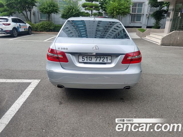Mercedes-Benz E-Class E300 Elegance — пробег 59 700 км — фото 4 из 5