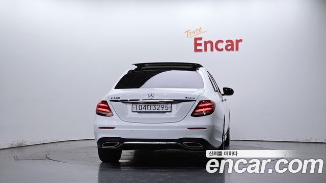 Mercedes-Benz E-Class E300 4MATIC AMG Line — пробег 178 061 км — фото 4 из 5