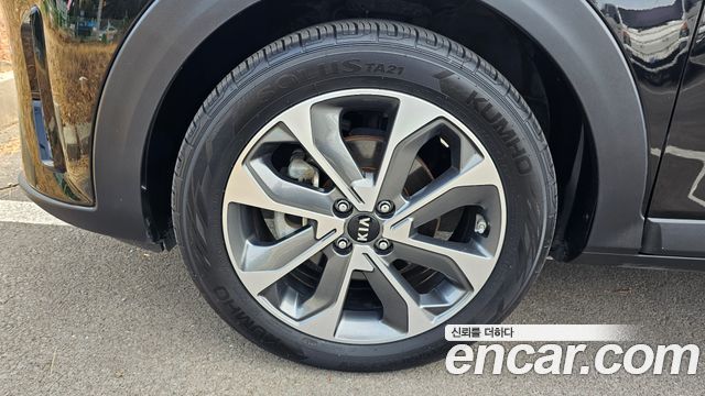 Kia Stonic из Кореи Encar