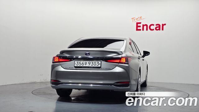 Lexus ES Executive — пробег 47 163 км — фото 4 из 5