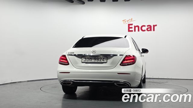 Mercedes-Benz E-Class E200 Avantgarde — пробег 123 537 км — фото 4 из 5