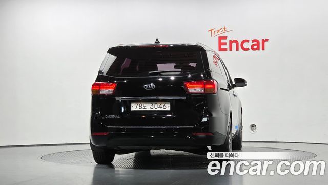 Kia Carnival 11-seater Noblesse — пробег 58 727 км — фото 4 из 5