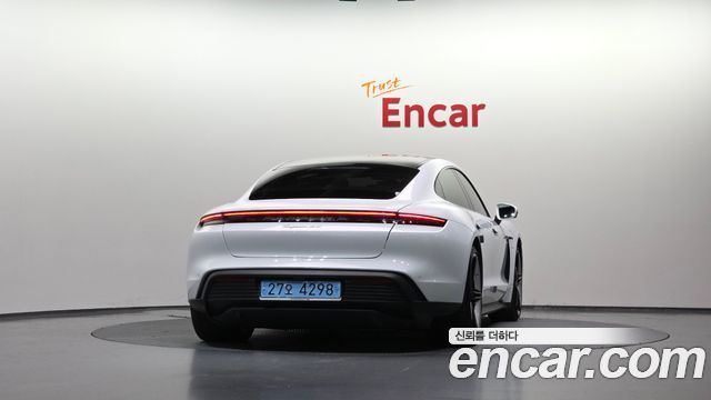 Porsche Taycan 4S — пробег 8 502 км — фото 4 из 5