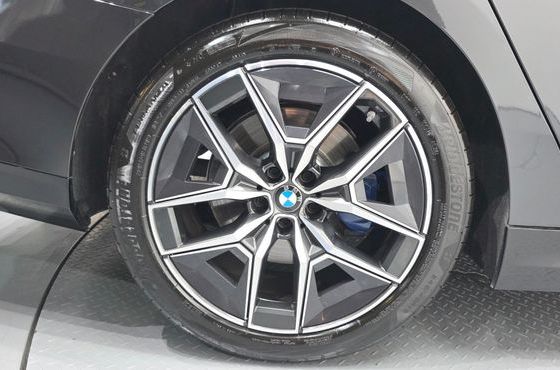 BMW 5-Series 520i M Sport — пробег 15 607 км — фото 5 из 5