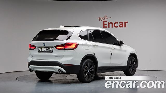 BMW X1 xDrive 20i Advantage — пробег 34 438 км — фото 2 из 5