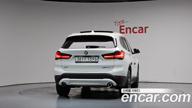 BMW X1 xDrive 20i Advantage — пробег 34 438 км — фото 4 из 5
