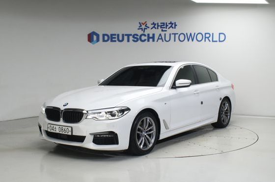 BMW 5-Series 520d M Sport Package Plus — пробег 132 286 км — фото 1 из 5