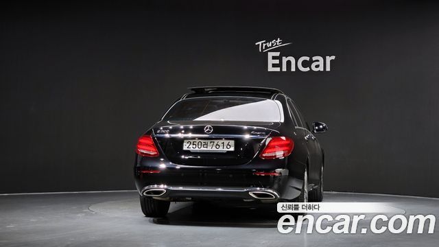 Mercedes-Benz E-Class из Кореи Encar
