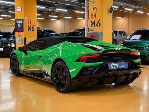 Lamborghini Huracan LP640-4 EVO Spyder — пробег 50 км — фото 4 из 5