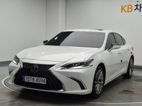 Lexus ES Executive — пробег 28 441 км — фото 1 из 5