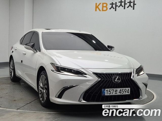 Lexus ES Executive — пробег 28 441 км — фото 2 из 5
