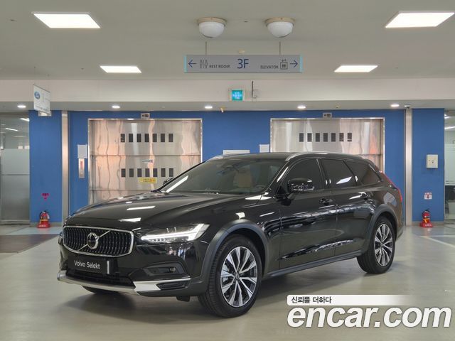 Volvo V90 B5 Ultra AWD — пробег 7 784 км — фото 1 из 5