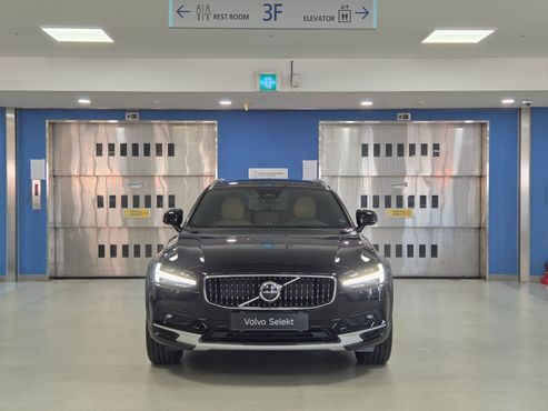 Volvo V90 B5 Ultra AWD — пробег 7 784 км — фото 3 из 5