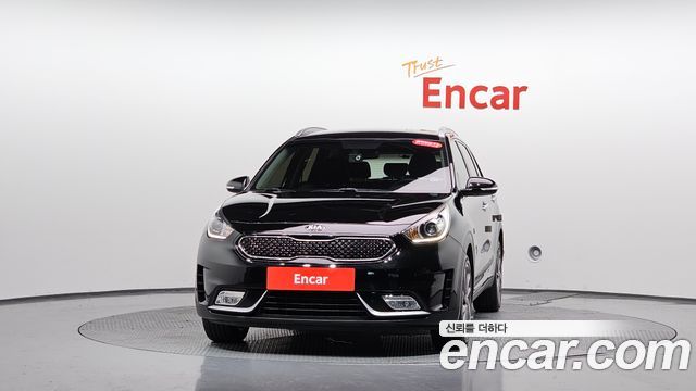 Kia Niro Prestige — пробег 80 756 км — фото 3 из 5
