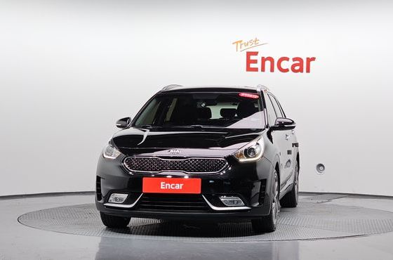 Kia Niro Prestige — пробег 80 756 км — фото 3 из 5