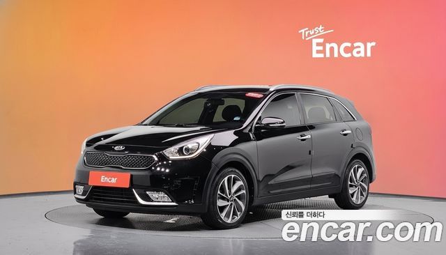 Kia Niro Prestige — пробег 80 756 км — фото 1 из 5