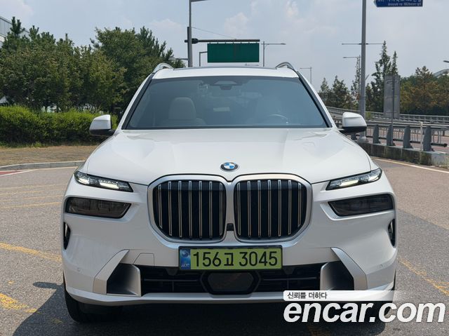 BMW X7 xDrive 40i Design Pure Excellence 6-Seater — пробег 11 343 км — фото 1 из 5