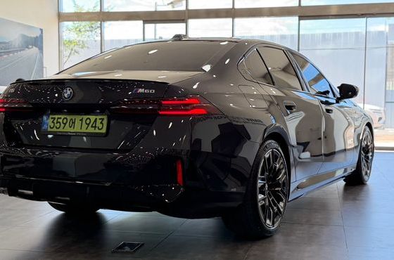 BMW i5 M60 xDrive — пробег 9 141 км — фото 2 из 5