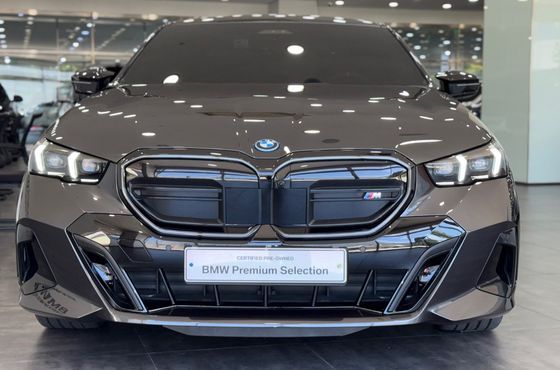 BMW i5 M60 xDrive — пробег 9 141 км — фото 3 из 5
