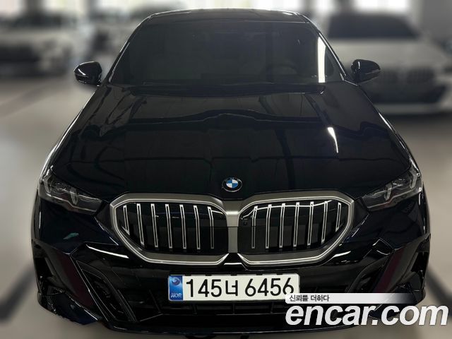 BMW 5-Series 520i M Sport — пробег 1 890 км — фото 1 из 5